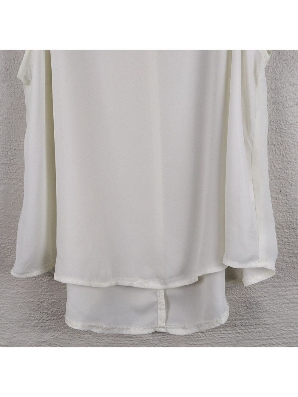 BLVD White Two Button Keyhole Jewel Embellished Collar Sleeveless High Low Top - Picture 3 of 13